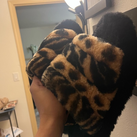 Ugg sandals - Picture 3 of 5